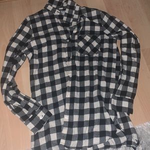 Unisex black and white checkered flannel